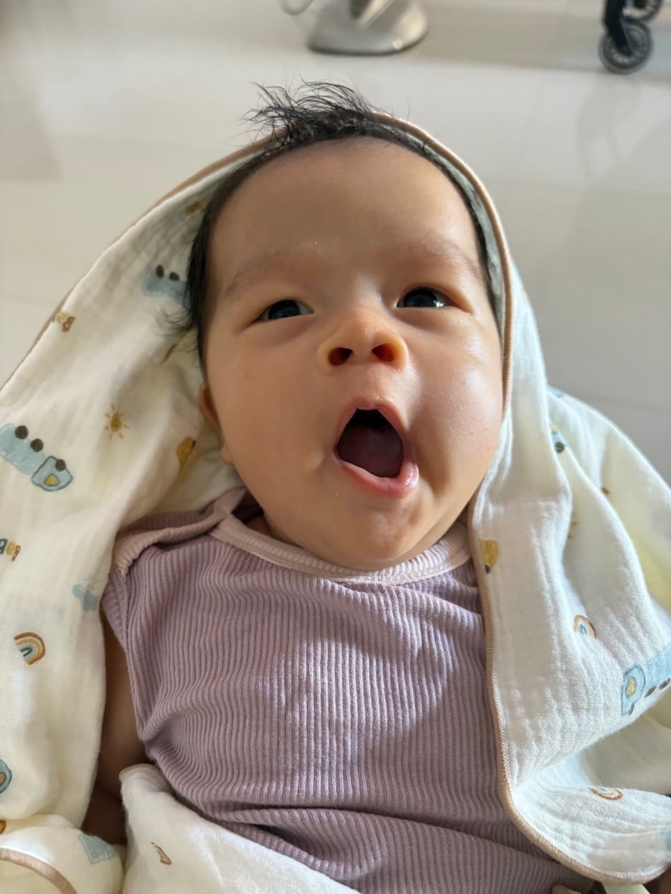 Mật của ba, cái ngáp dài và hương xà phòng thơm