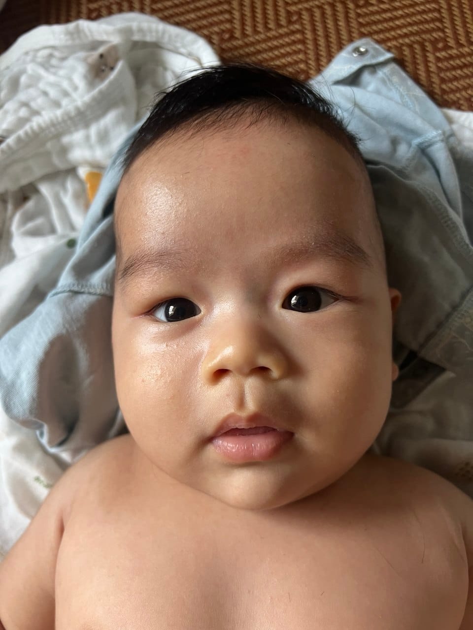 Mái tóc mới được mẹ đưa đi làm đẹp sau 3 tháng 10 ngày