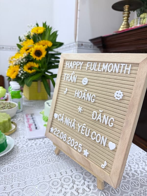 Gửi Mật: Chút nắng vàng từ ngày con tròn một tháng